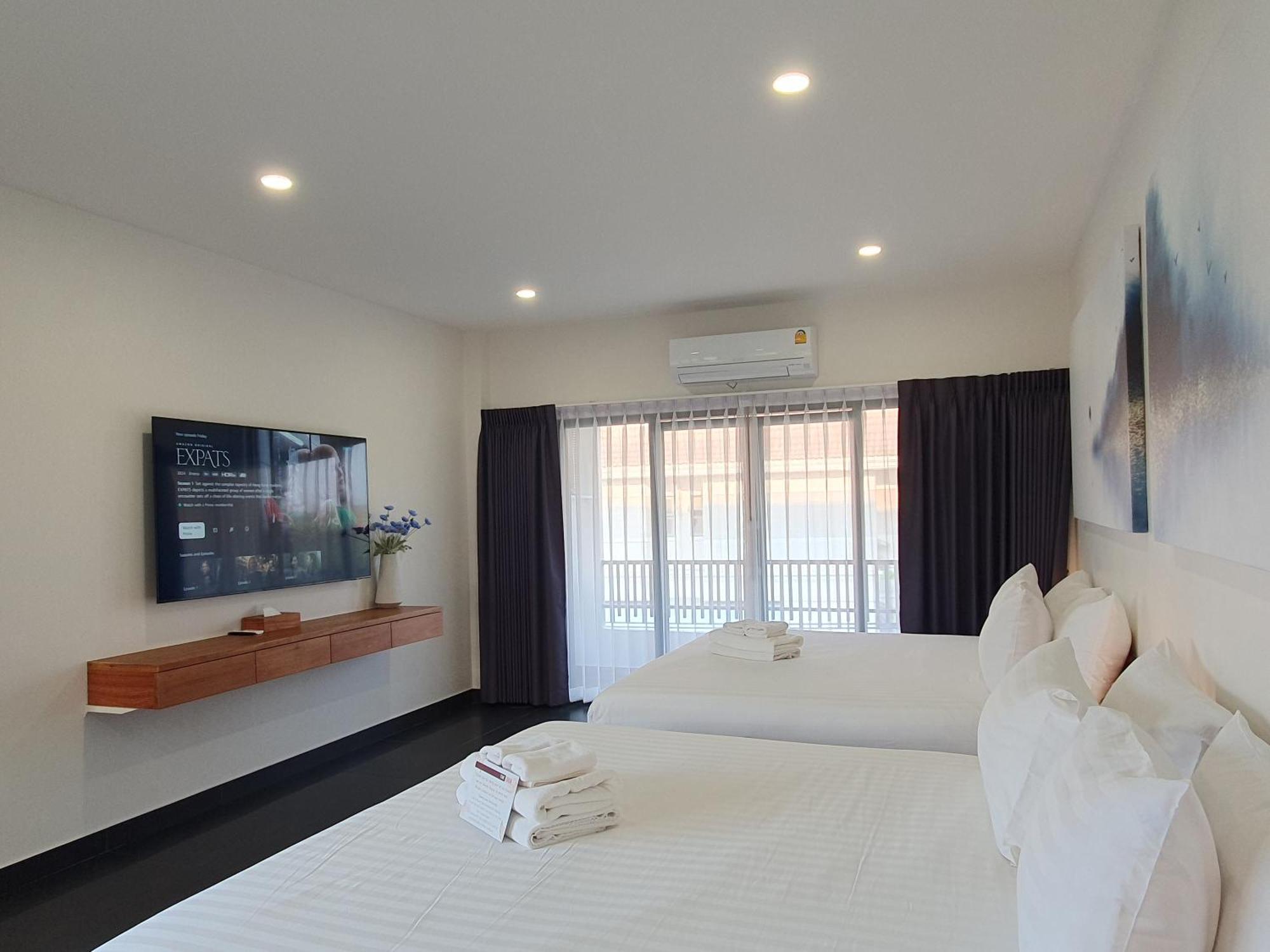 The Sila Suites - Intrawarorot Chiang Mai Exterior photo