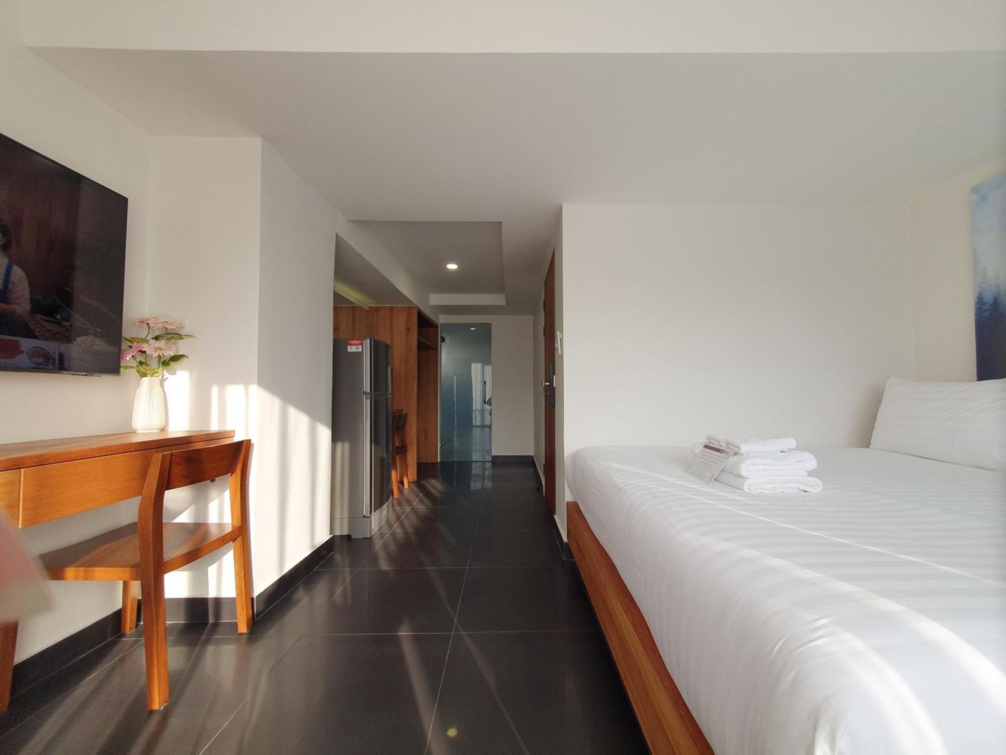 The Sila Suites - Intrawarorot Chiang Mai Exterior photo